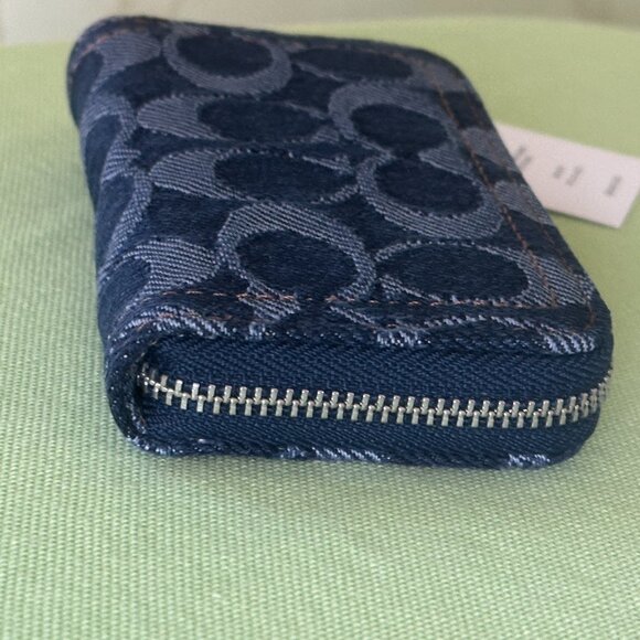COACH SIGNATURE DENIM SMALL ZIP-AROUND CARD CASE:NWT DEEP BLUE. CAT62 - Picture 7 of 12